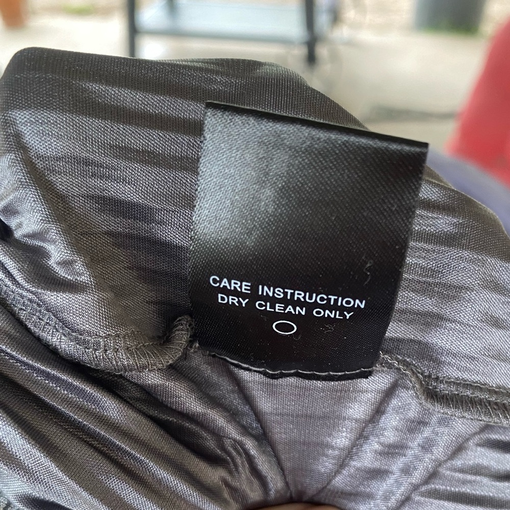 Lovers + Friends | Hank Pants in Dark Silver XS Cropped - Picture 8 of 8